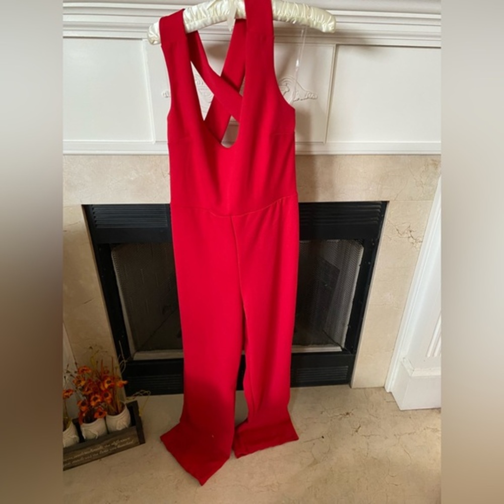 Red jumpsuit!!! 🤤